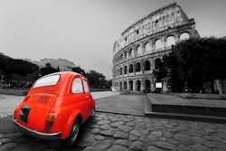 Rød bil Colosseum