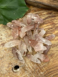 Spets Lemurian Rosa bergkristall