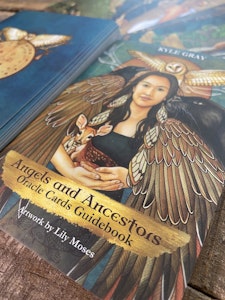 Angels and Ancestors (Orakel, Pocket)