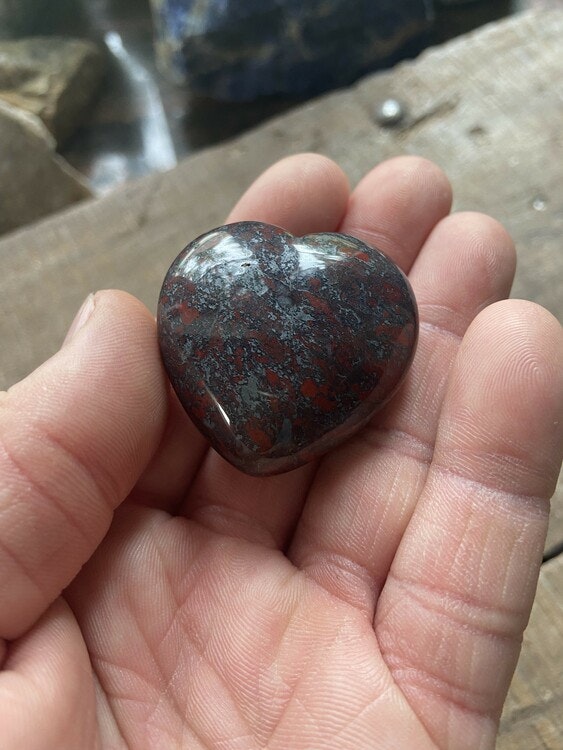 Hjärta Jaspis med Hematit (4 x 4 cm)