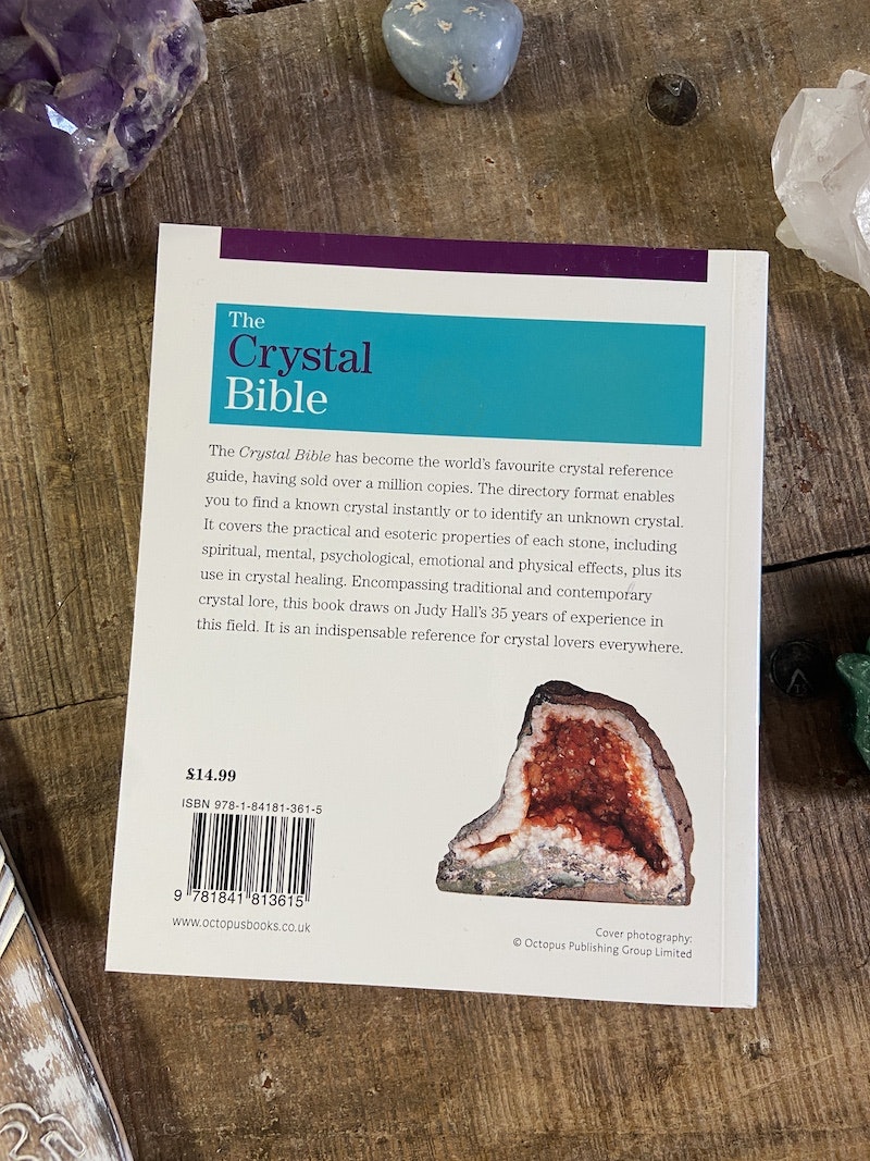 The Crystal Bible (Nr 1)