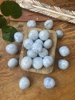 Kalcit blå (Cuddle stone), trumlad