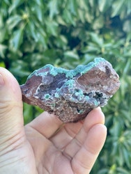 Malakit täckt av druzy bergkristall, AAA-kvalitet