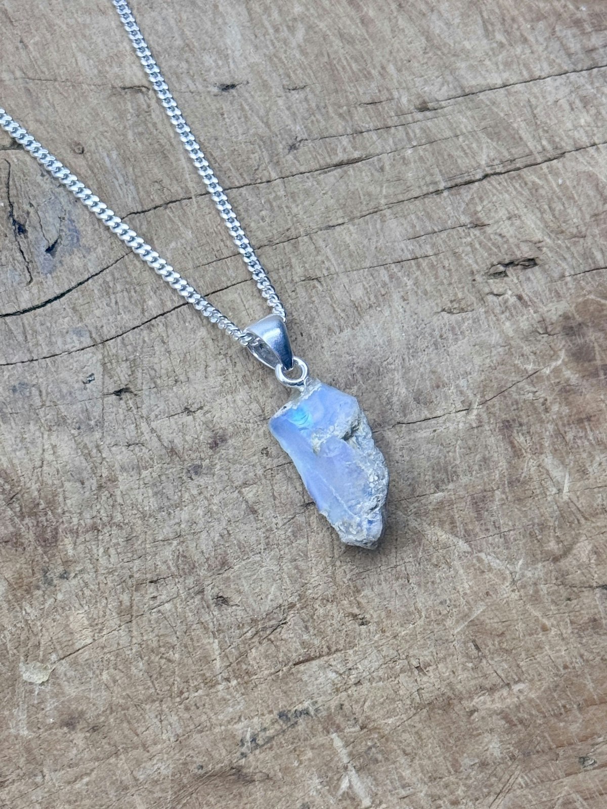 Kristallhänge Welo opal, Rå (silver)