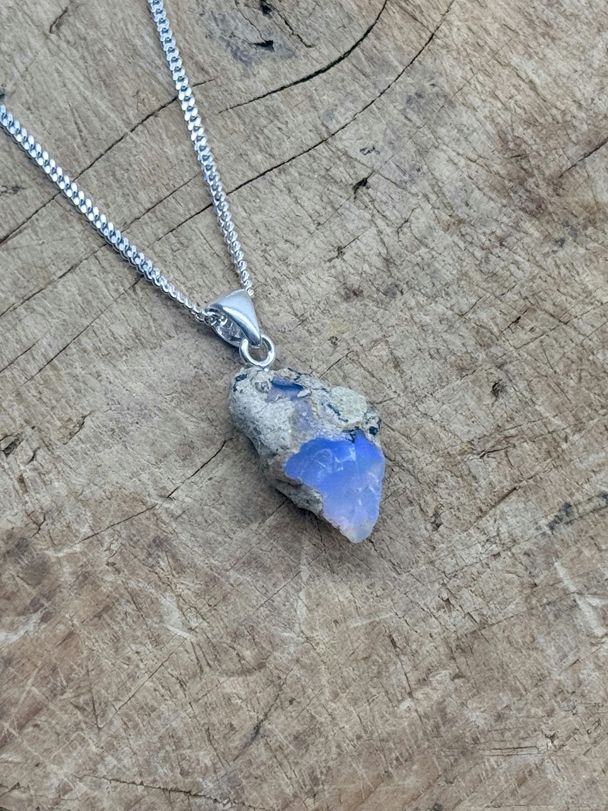 Kristallhänge Welo opal, Rå (silver)