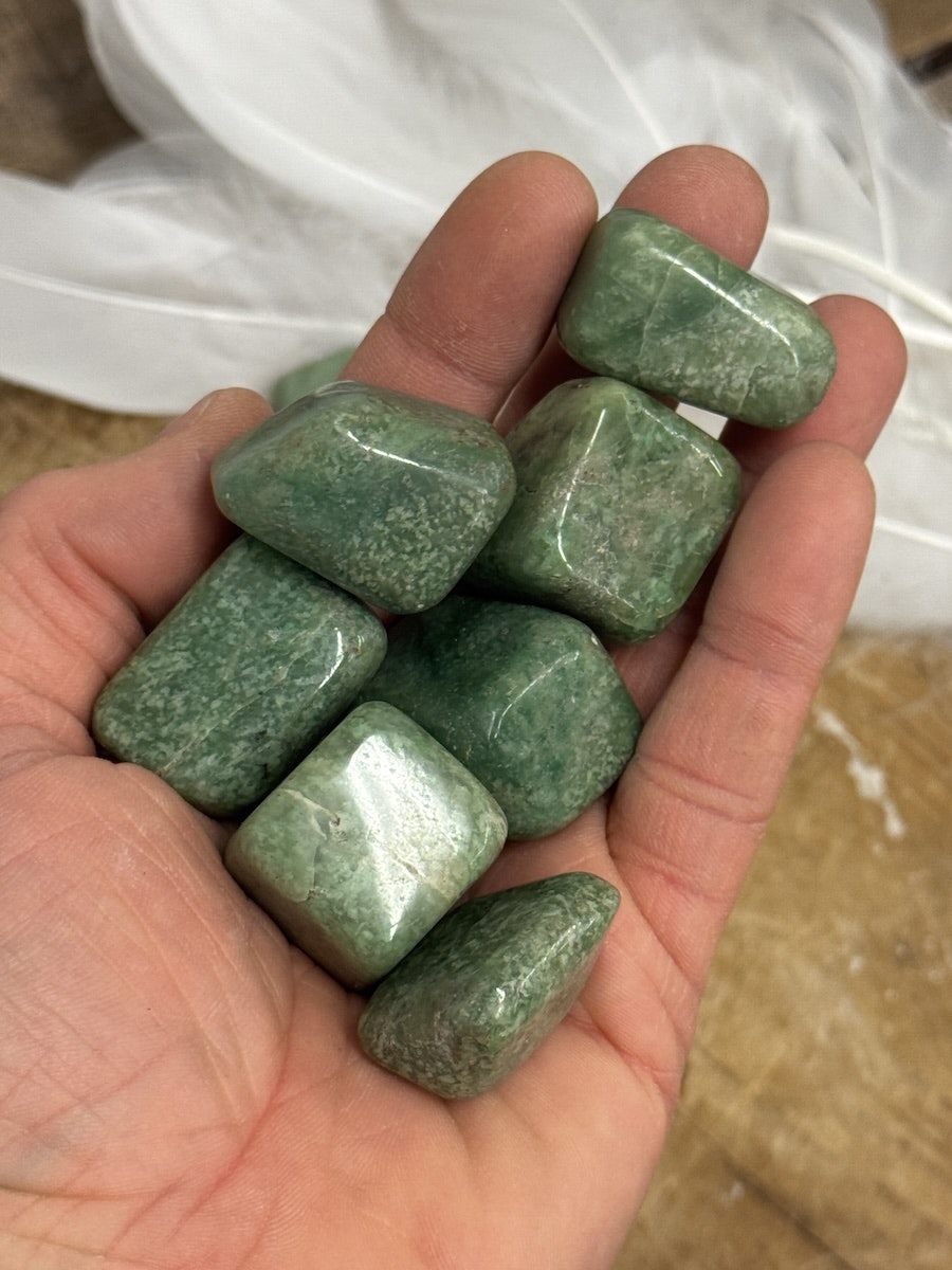 Granat Hydrogrossular, Trumlad