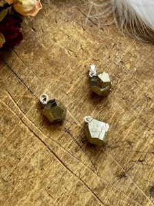 Kristallhänge Pyrit Rå Octahedron