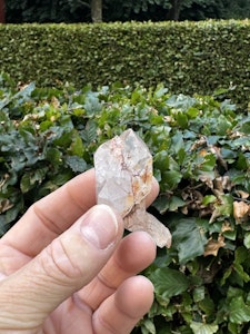 Kluster Hematoid Bergkristall (röd golden healer)