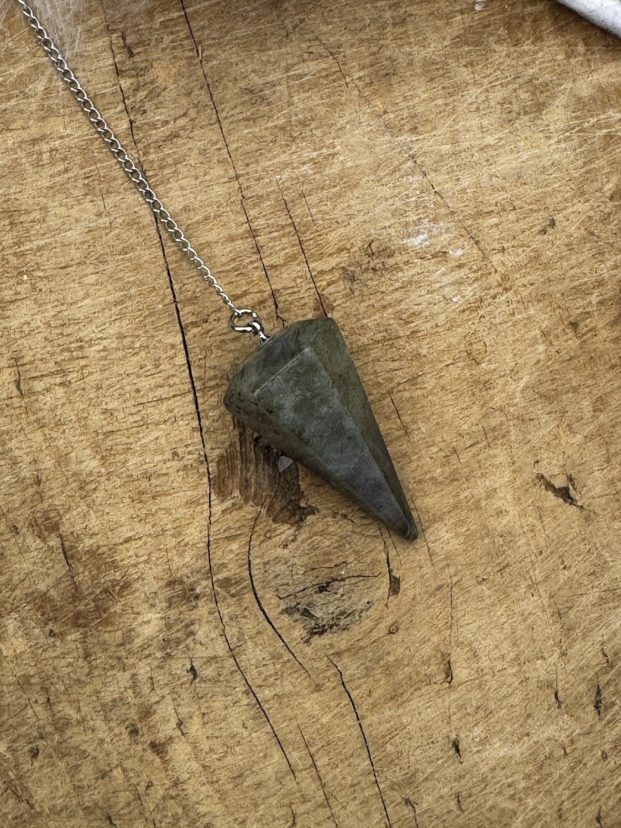 Pendel Labradorit