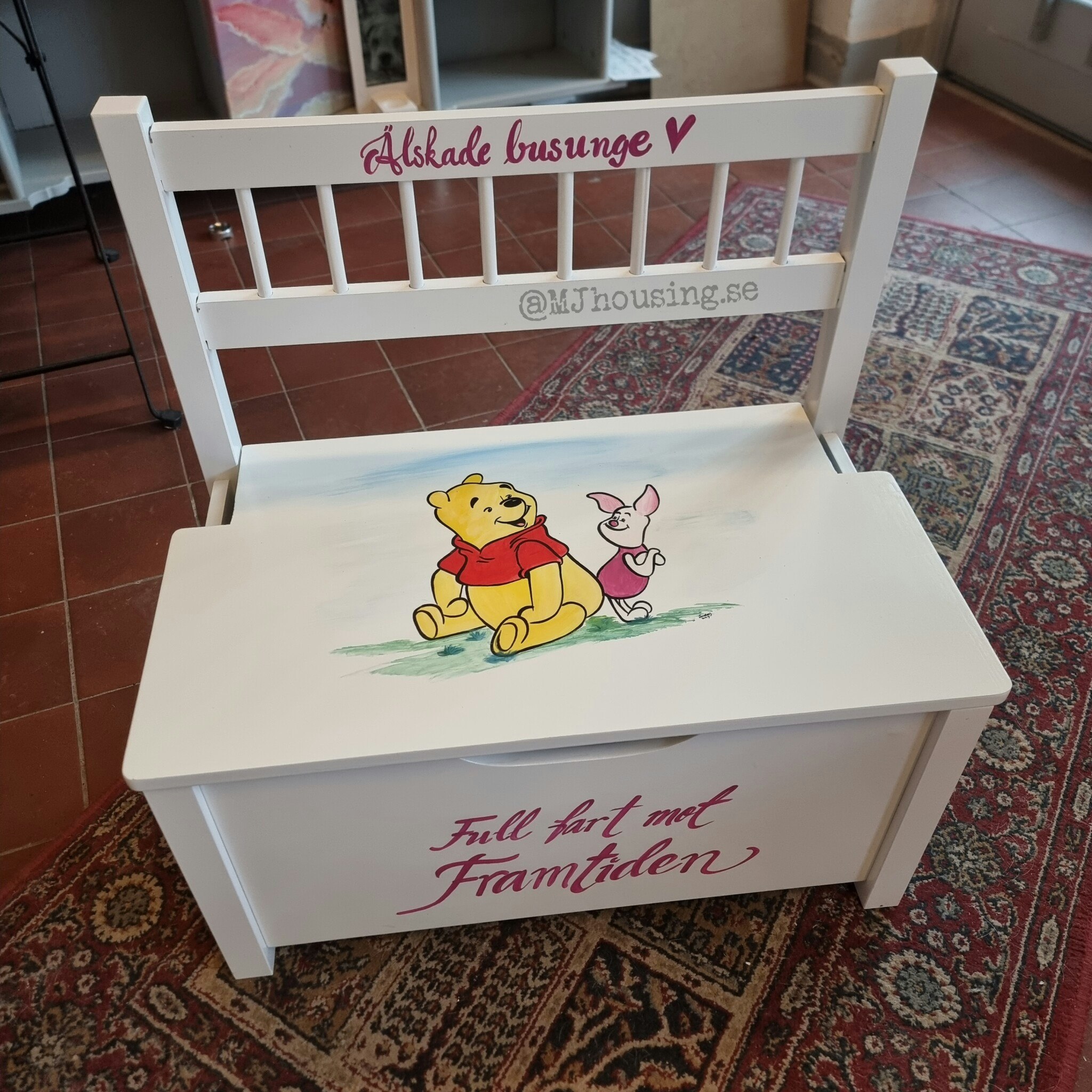 Bänk med förvaring