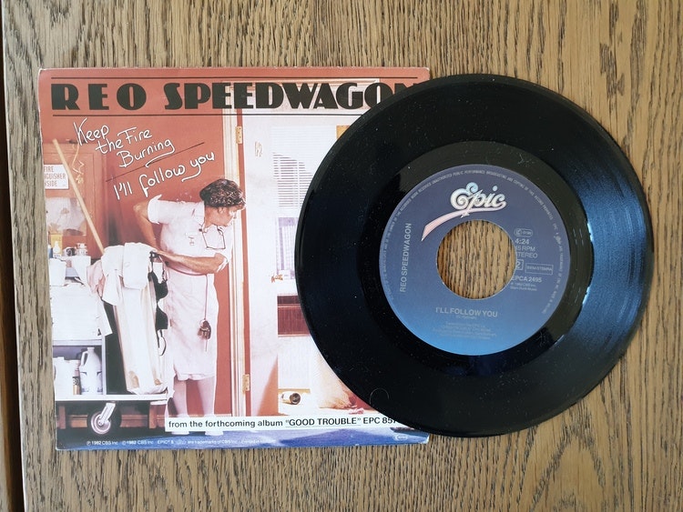 REO Speedwagon, Keep the fire burning. Vinyl S