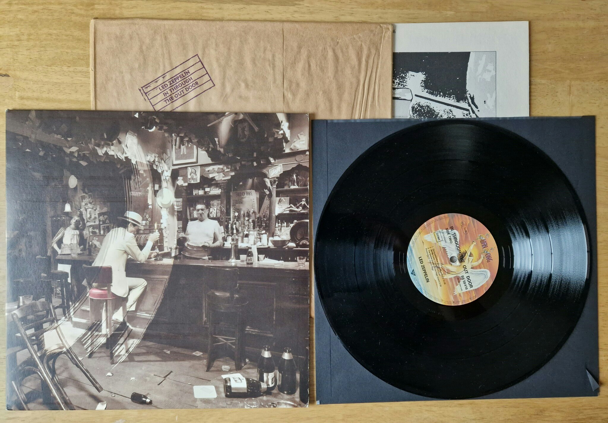 Led Zeppelin, In through the out door (F sleeve, paper bag incl). Vinyl LP