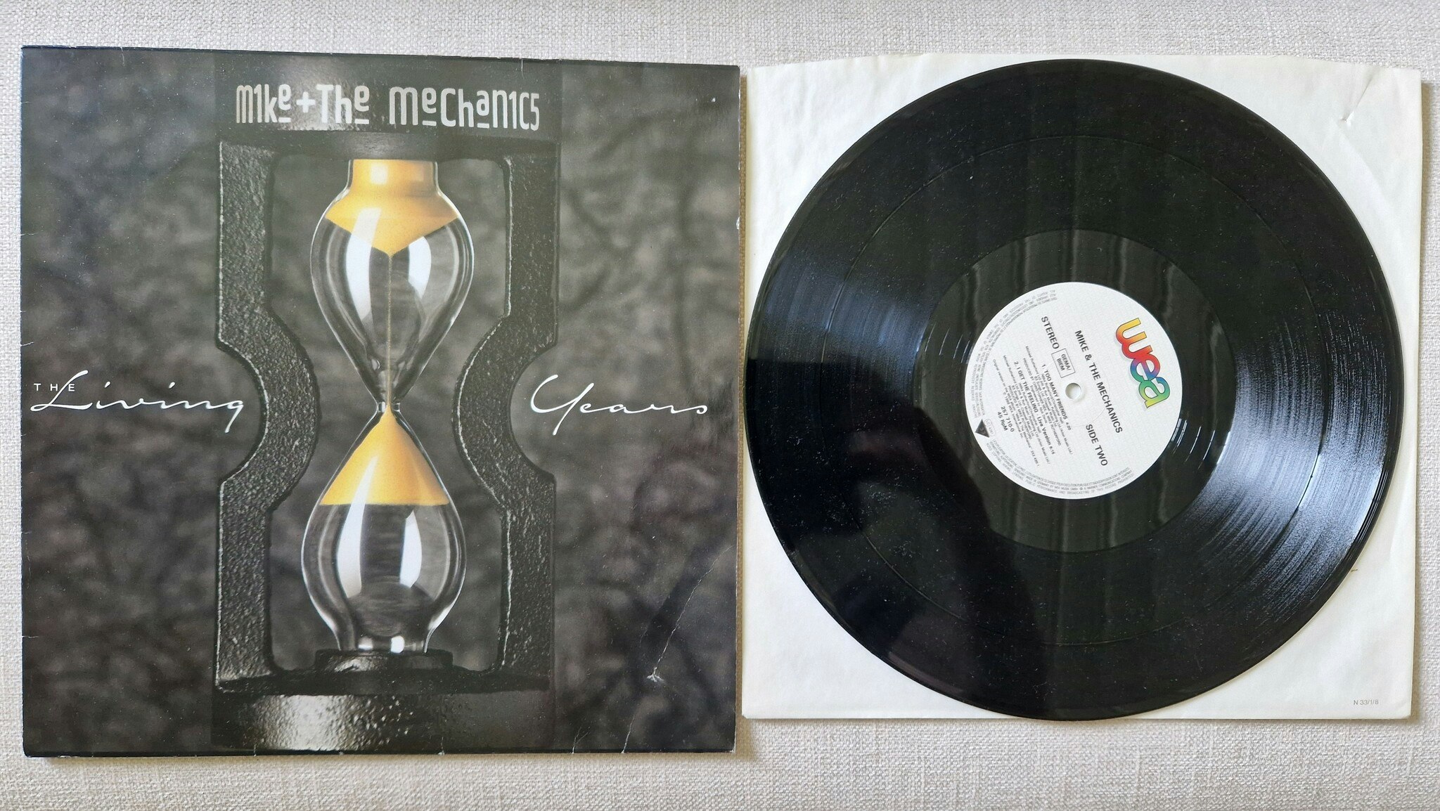 Mike & The Mechanics, The living years. Vinyl S 12"
