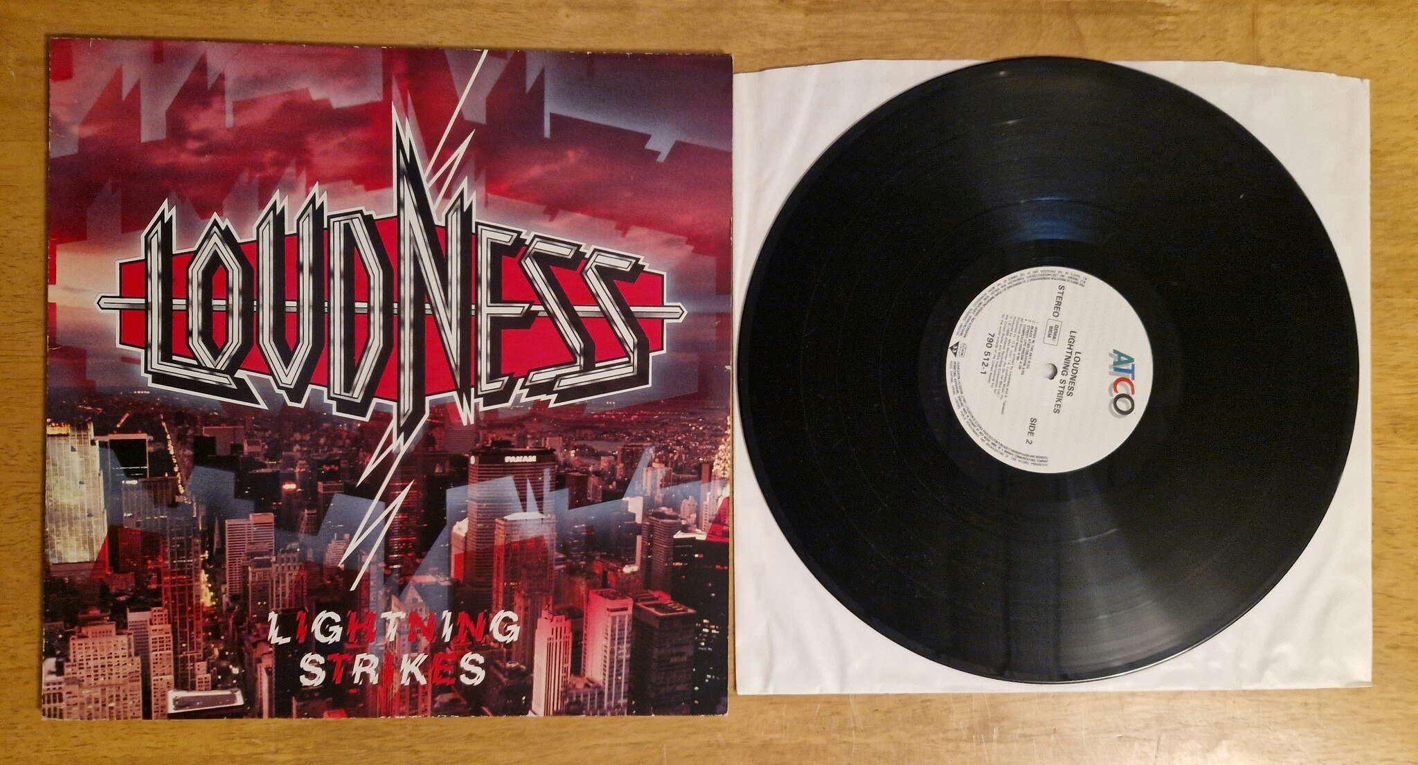 Loudness, Lightning strikes. Vinyl LP