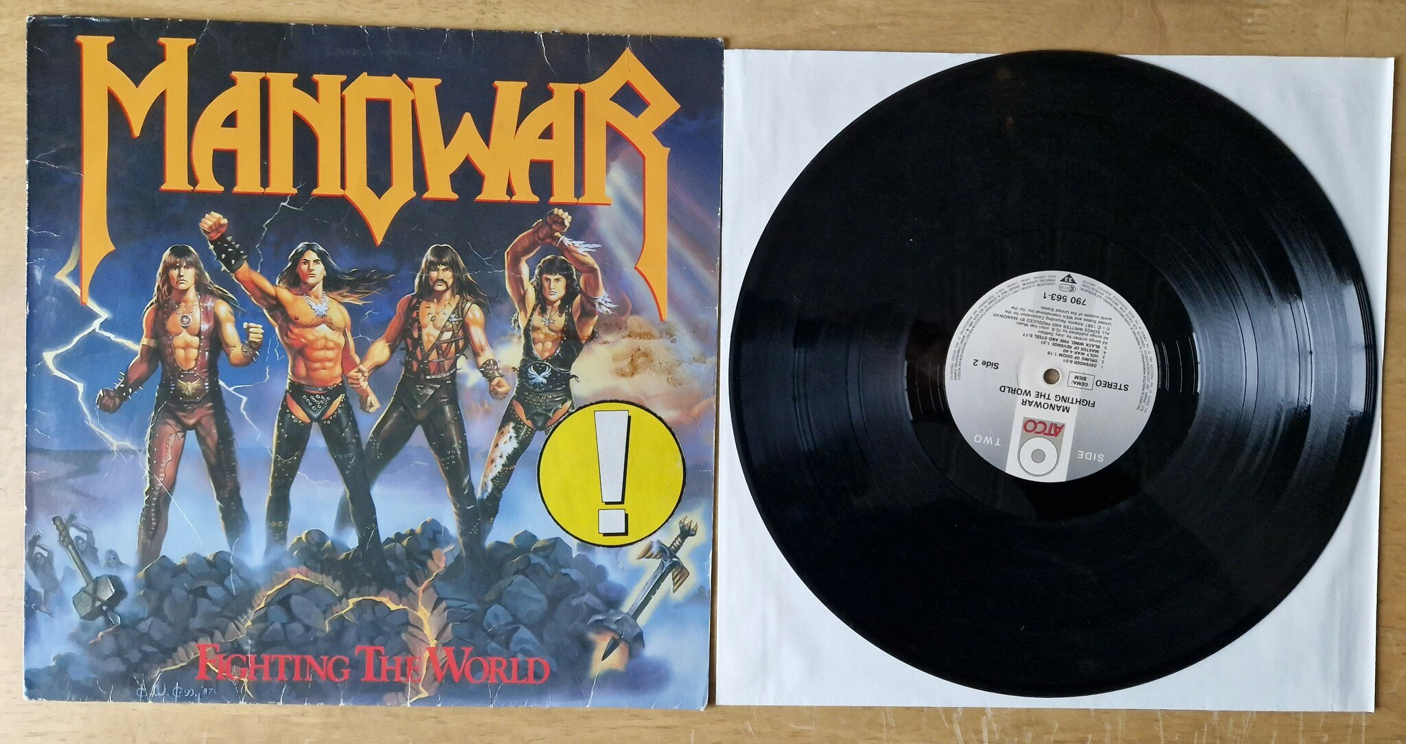 Manowar, Fighting the world. Vinyl LP