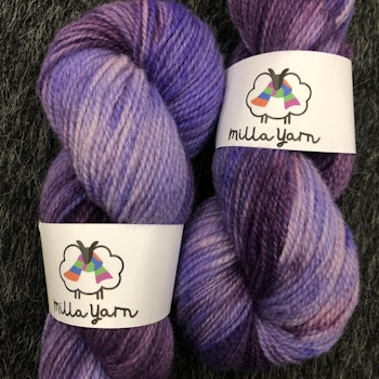 Milla Finull - Lavendel (på vit) 50 g