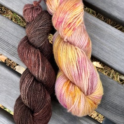 Vanten Lille Katt - garn och mönster Kanel & Dusty Roses 100 g