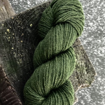 Järbo Svensk ull 4 tr - Pine Tree Green 100 g