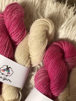 Milla Norsk DK - Bubblegum 50 g och Vit 50 g
