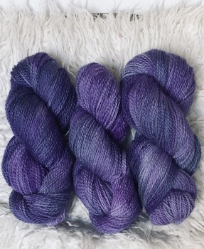 Milla Stenkyrka DK - Lavendel (på vit) 100 g