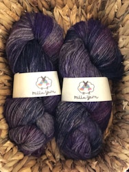 Milla Finull -  Sotad Lavendel (på ljusgrå) 100 g