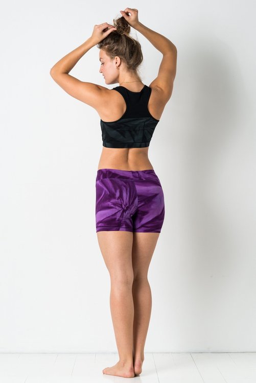 Thin Lycra Purple Star Yoga shorts från Mata Hari