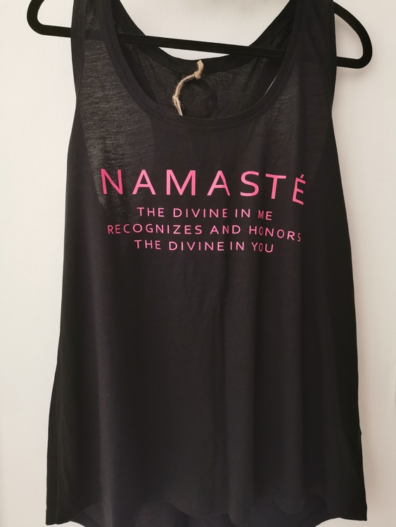 Namaste- Racerback Tank - Black/pink från Enso Tribe