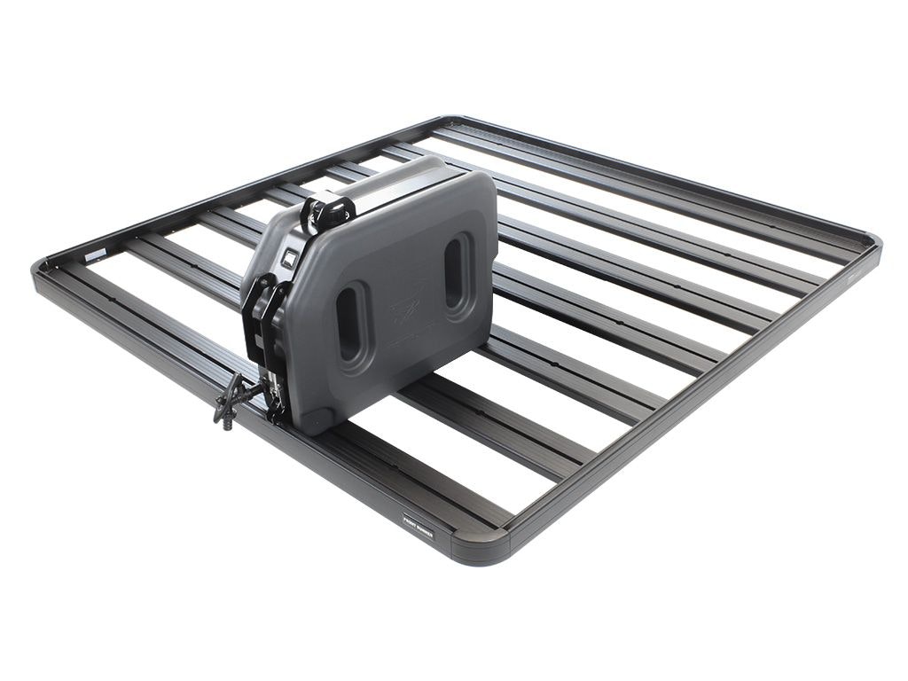 FRONT RUNNER PRO WATER TANK WITH MOUNTING SYSTEM / 20L