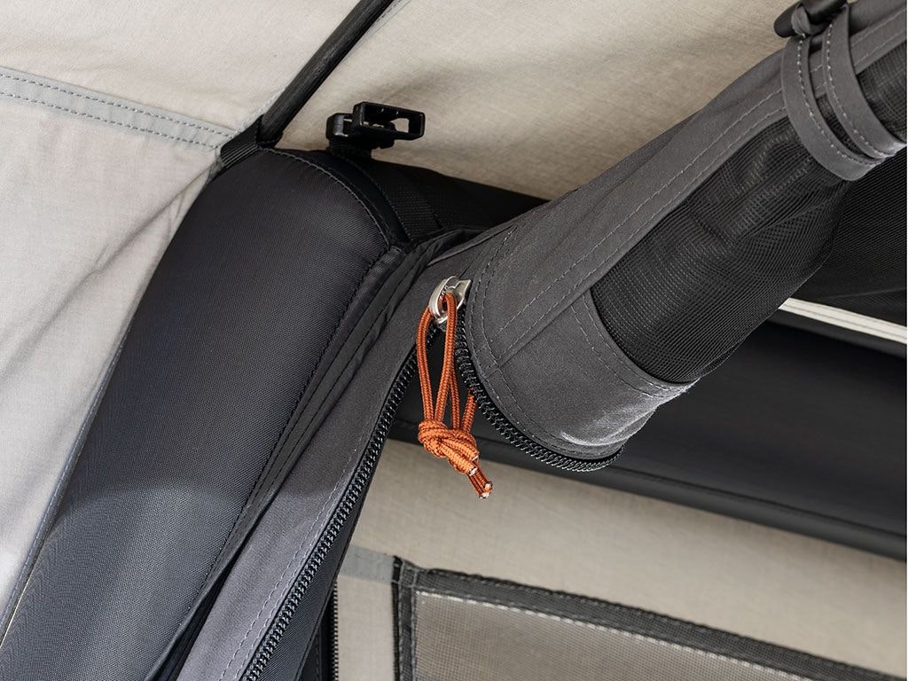 DOMETIC TRT 140 AIR INFLATABLE ROOFTOP TENT