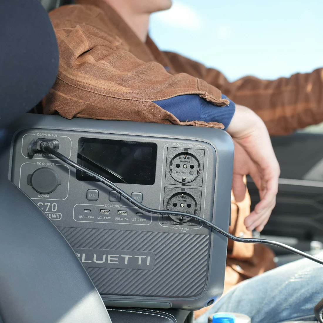 BLUETTI AC70 Portable Power Station | 1000W 768Wh