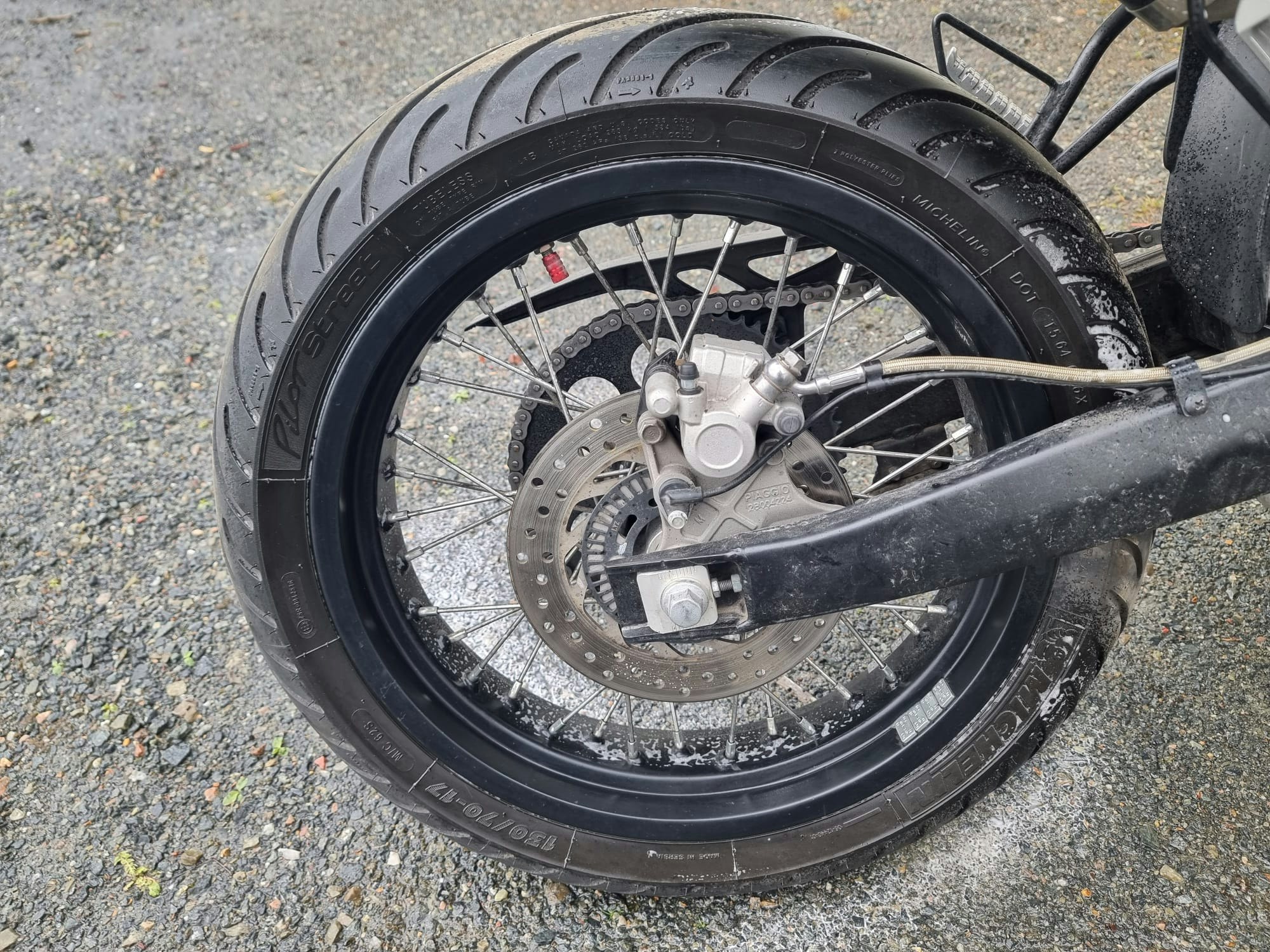 Aprilia SX 125 bakhjul