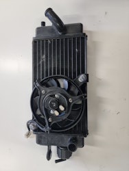 Aprilia SX 125 Radiator med kjølevifte / radiator with fan