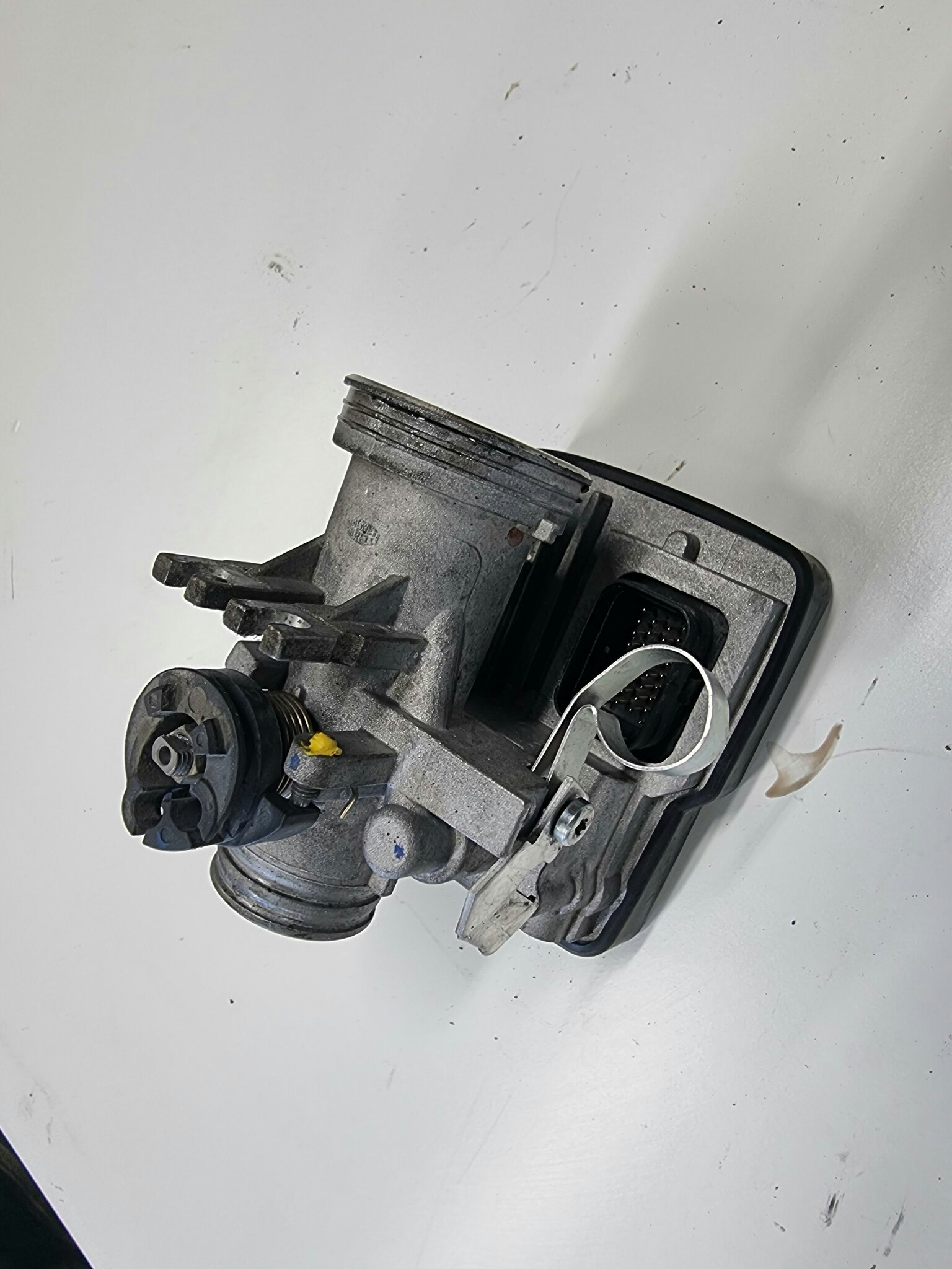 Aprilia SX 125 spjeldhus med styreenehet / Throttle Body with Module