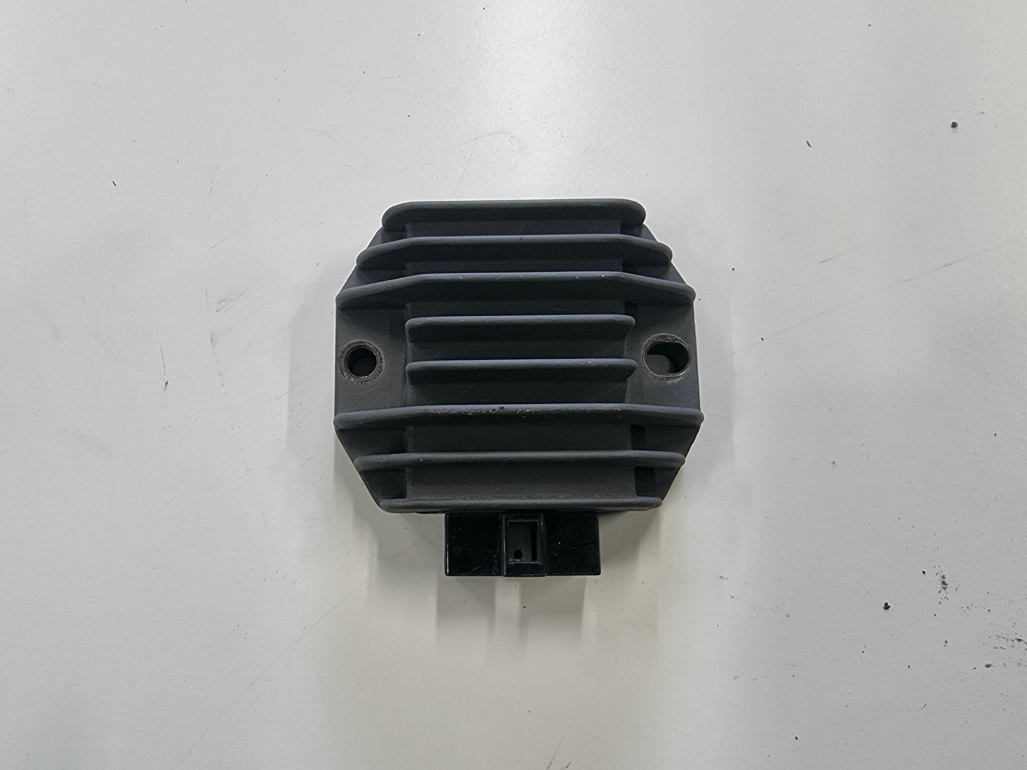 Aprilia SX 125 spenningsregulator / Voltage Regulator