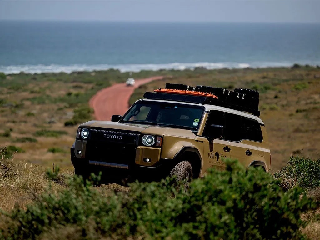 Front Runner Toyota Land Cruiser 250 Slimsport Roof Rack Kit / Light Bar Ready