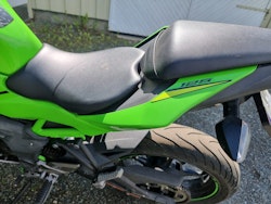 Kawasaki Ninja 125 sete deksel Ventre Bak
