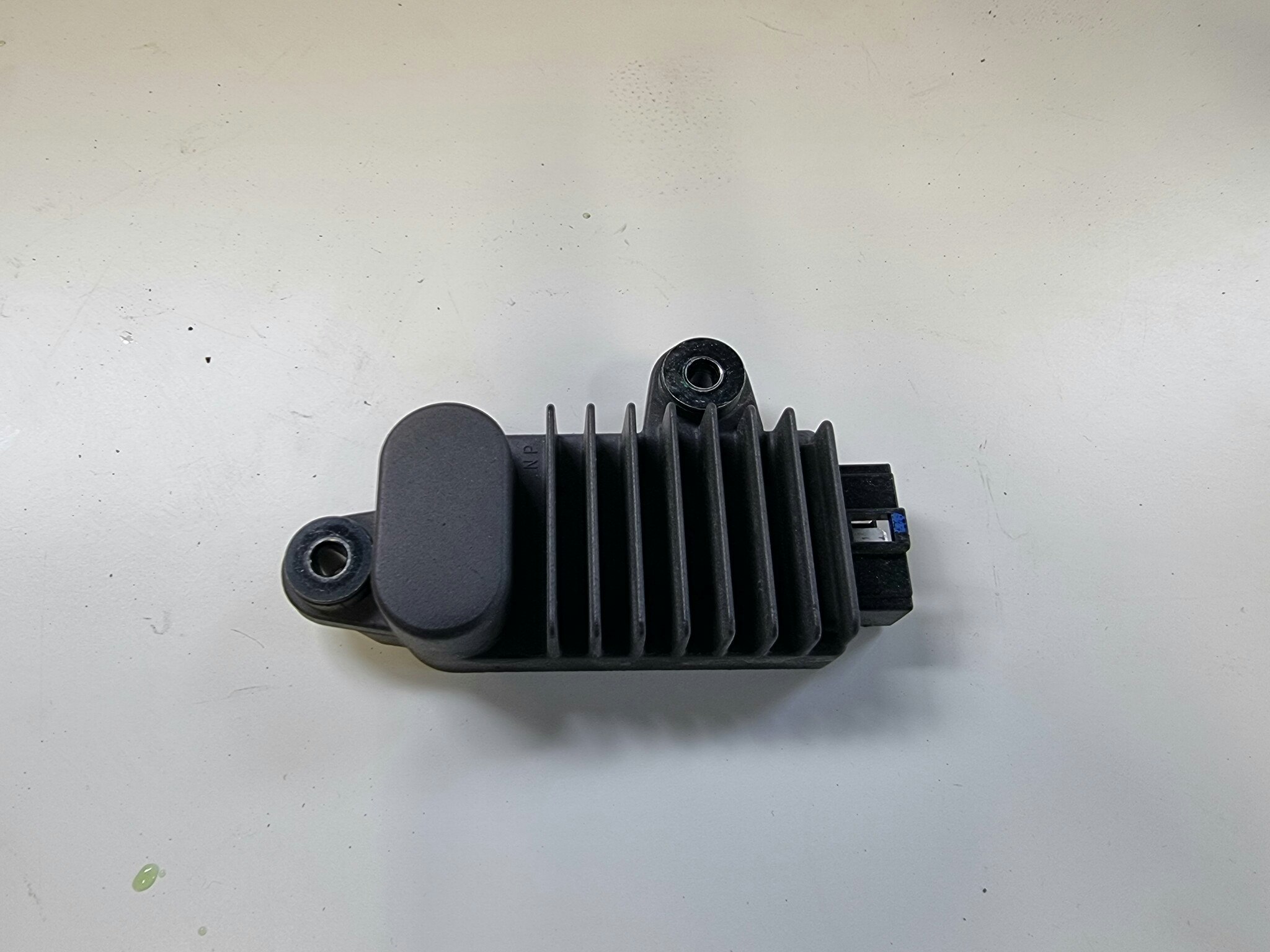 Suzuki GSX-R 125 spenningsregulator / Voltage Regulator