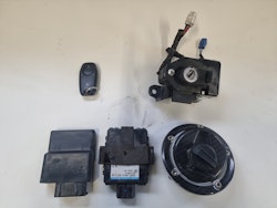 Suzuki GSX-R 125  tenningslås + tanklås + ECU + nøkkel / Ignition switch tank cap ECU key fobsset