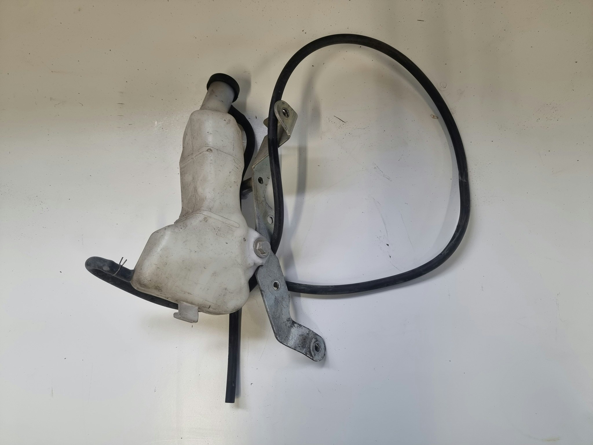 Suzuki GSX-R 125 Ekspansjonstank / Coolant reservoir expansion tank