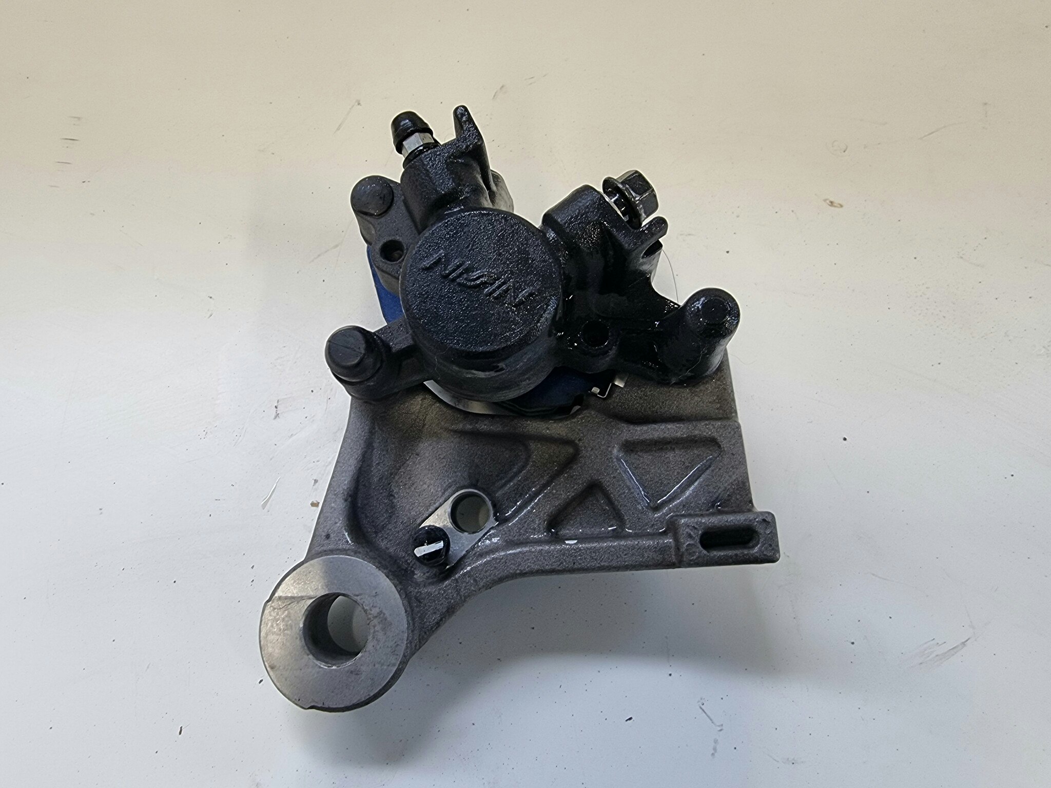 Honda CB125R Bremsecaliper bak