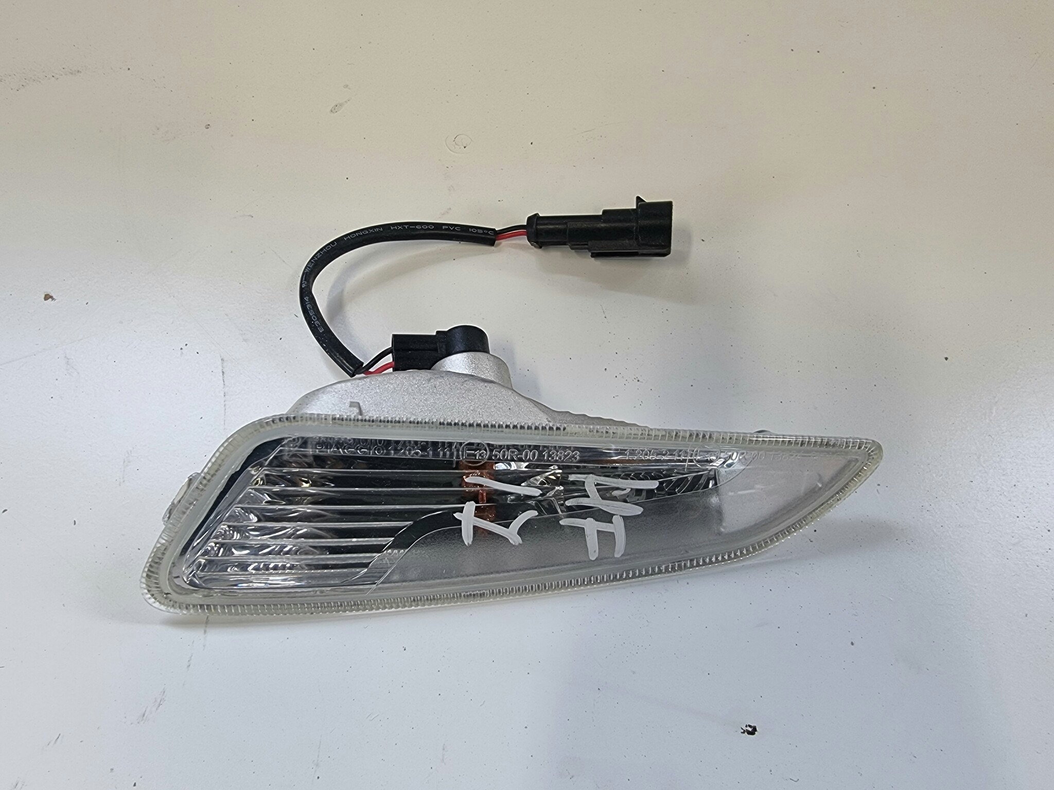 Vespa Primavera 50 2T 4T Blinklys Foran Høyre / Turn Signal FR