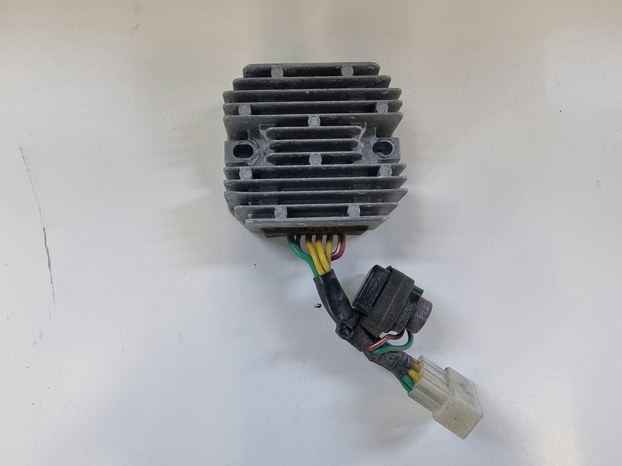 Vespa Primavera 50 4T  spenningsregulator / Voltage Regulator