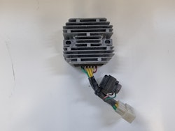 Vespa Primavera 50 4T  spenningsregulator / Voltage Regulator