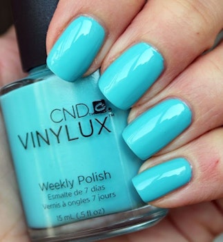 CND Aqua-Intance #220 VINYLUX, 15 ml