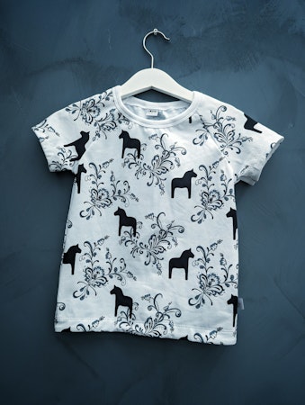 Ekologisk t-shirt med dalahästar