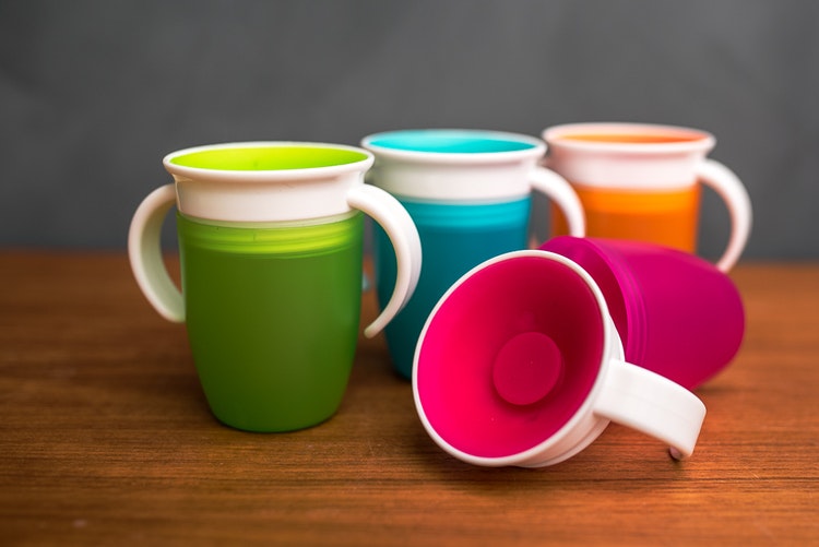 Spillfri 360-Mugg i 4 färger