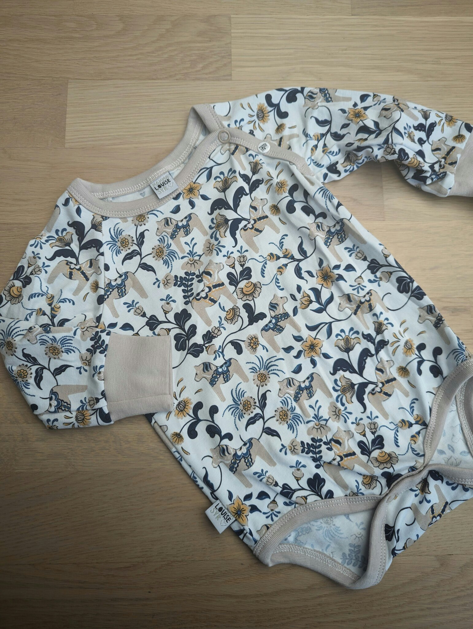 Ekologisk body med dalahästar - 7 motiv!