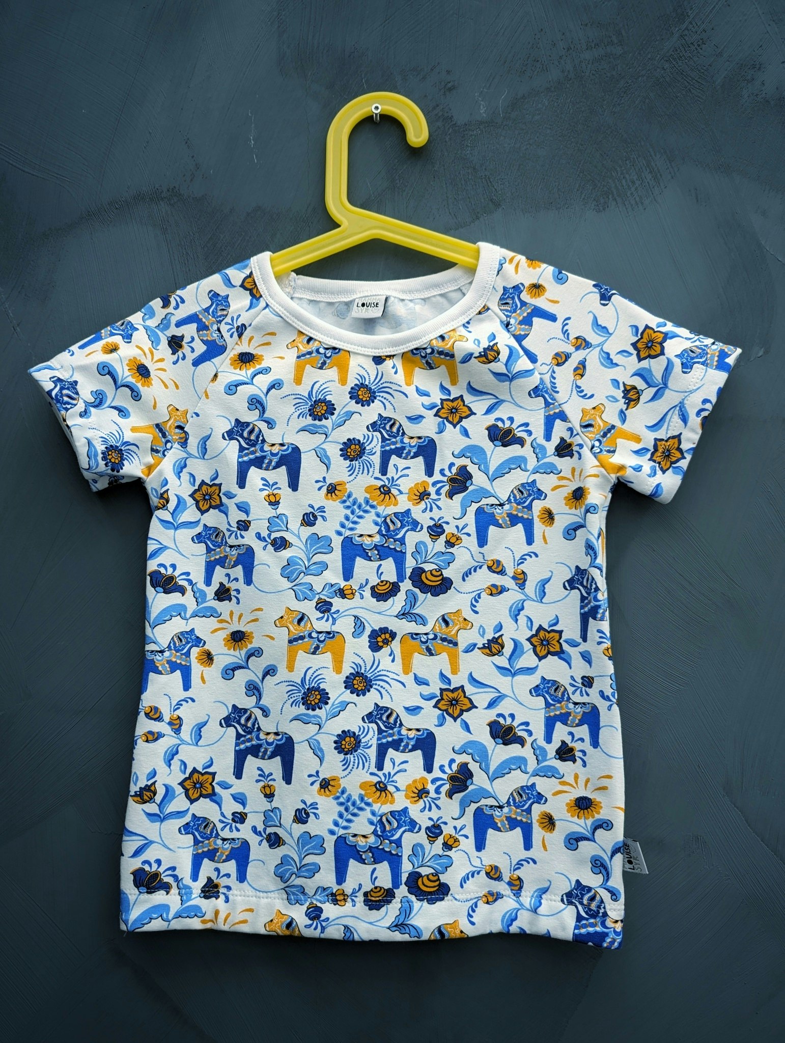 Ekologisk T-shirt/Tröja med Dalahästar