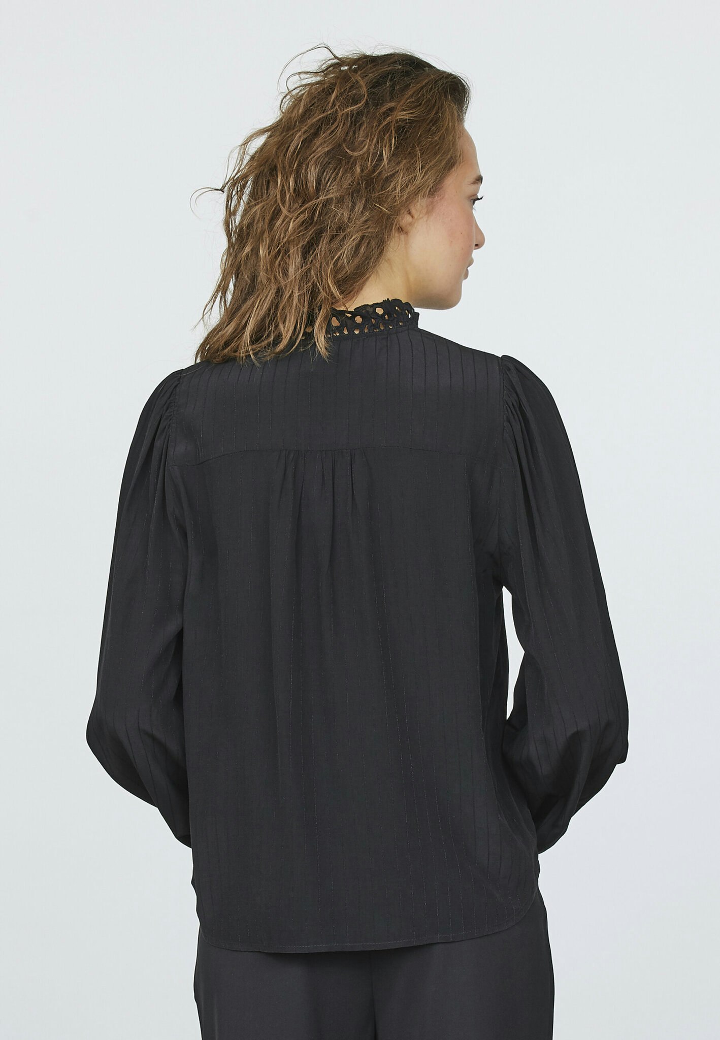 Viada lace shirt