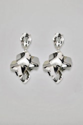 Leaf earrings metallic